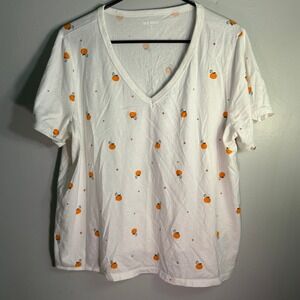 Pumpkin Print V Neck Tee White Fall Halloween Shirt Soft Aesthetic Top